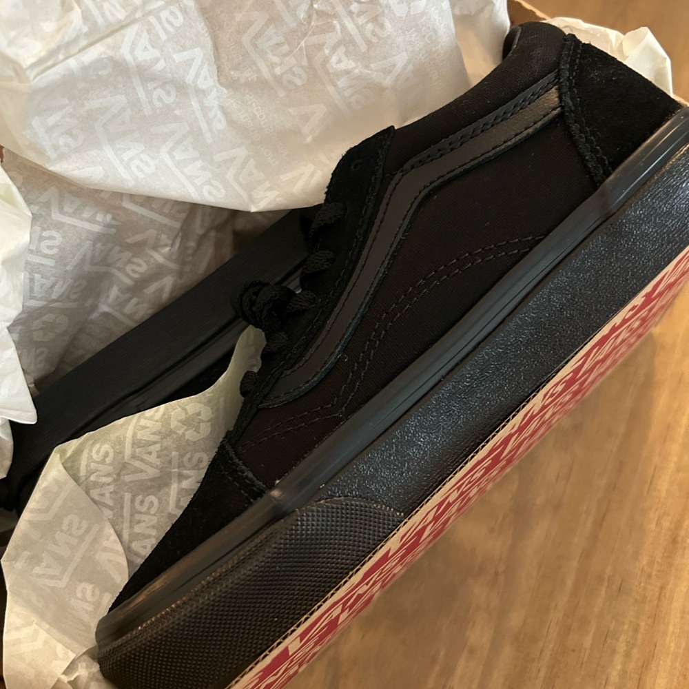 Vans Black Low-Top Old Skool Skate Shoe